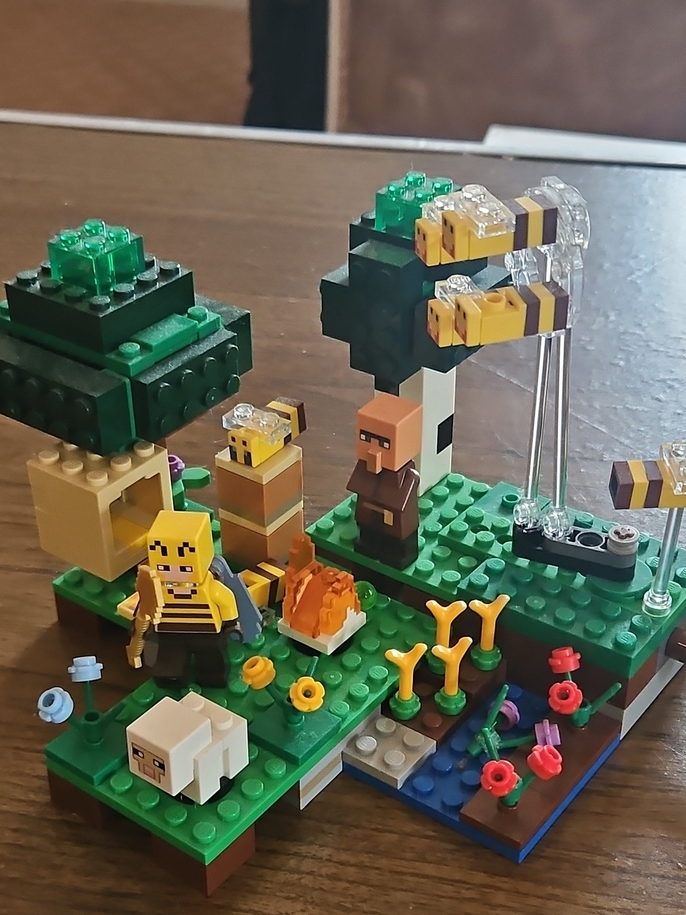 Lego 21165 Minecraft ✨The Bee Farm✨ Retired - Picture 1 of 3
